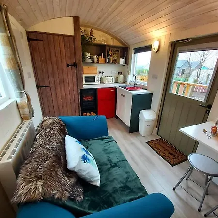 The Feathers Shepherds Hut Luxury tent