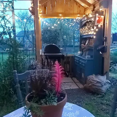 Campo de lujo The Feathers Shepherds Hut *